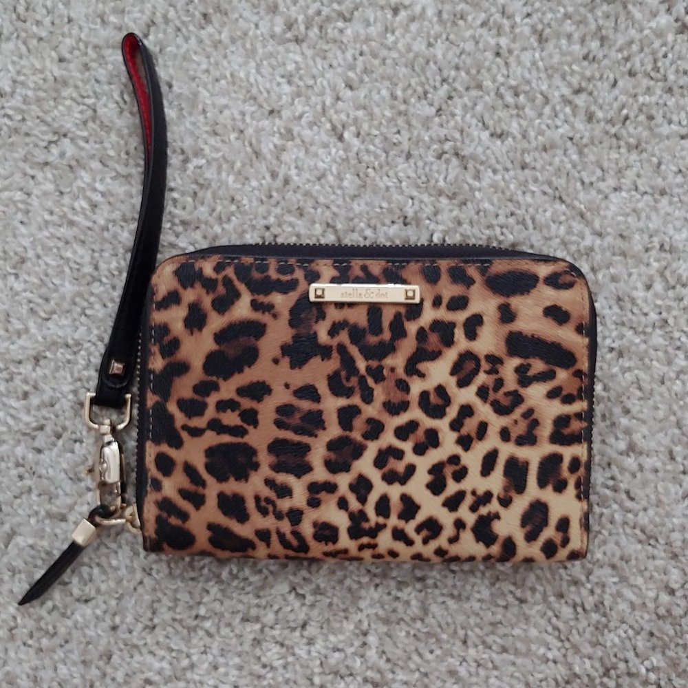 Stella & Dot Chelsea Tech Wallet